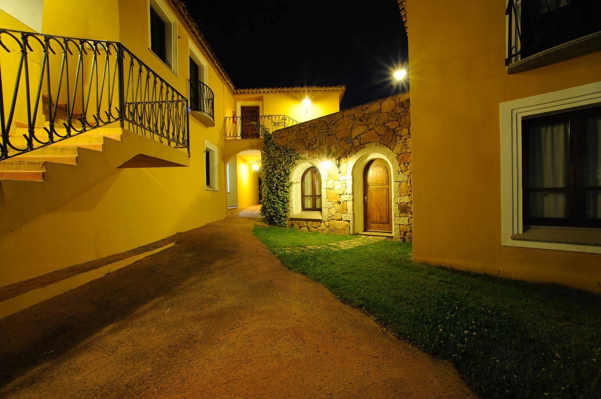 Hotel Valtur Baia Dei Pini Budoni Esterno foto