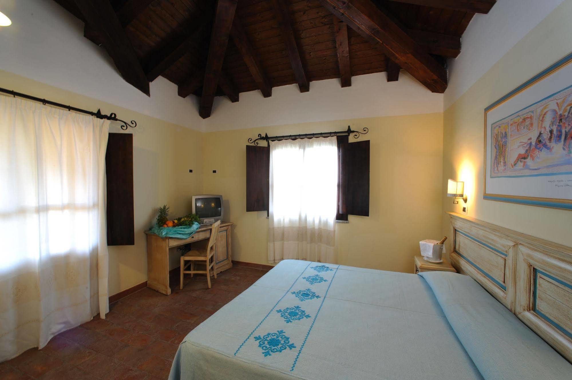 Hotel Valtur Baia Dei Pini Budoni Esterno foto